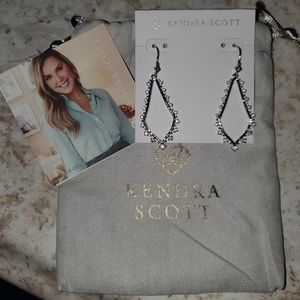 Bea Drop Silver Earrings in Silver